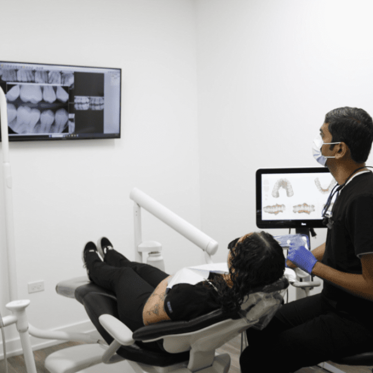 Dental-Veneer-treatment-is-given-by-Lincolnwood-family-dental-best-veneers-dentist-in-illinois